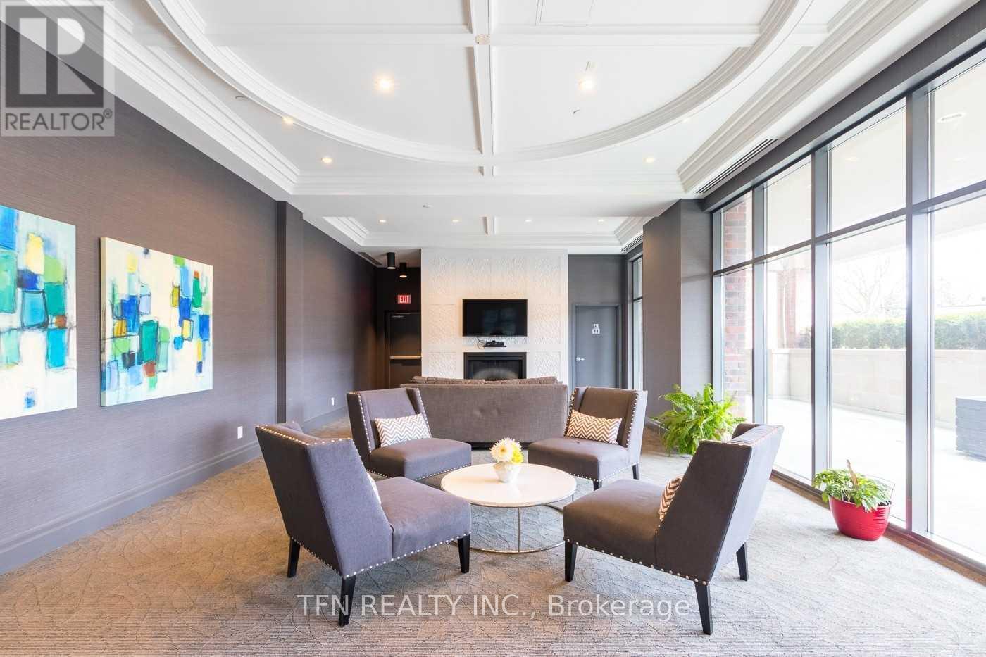 411 - 3563 Lake Shore Boulevard W, Toronto, ON - Indoor