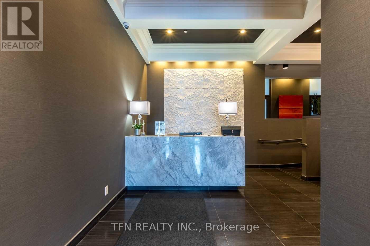 411 - 3563 Lake Shore Boulevard W, Toronto, ON - Indoor Photo Showing Other Room