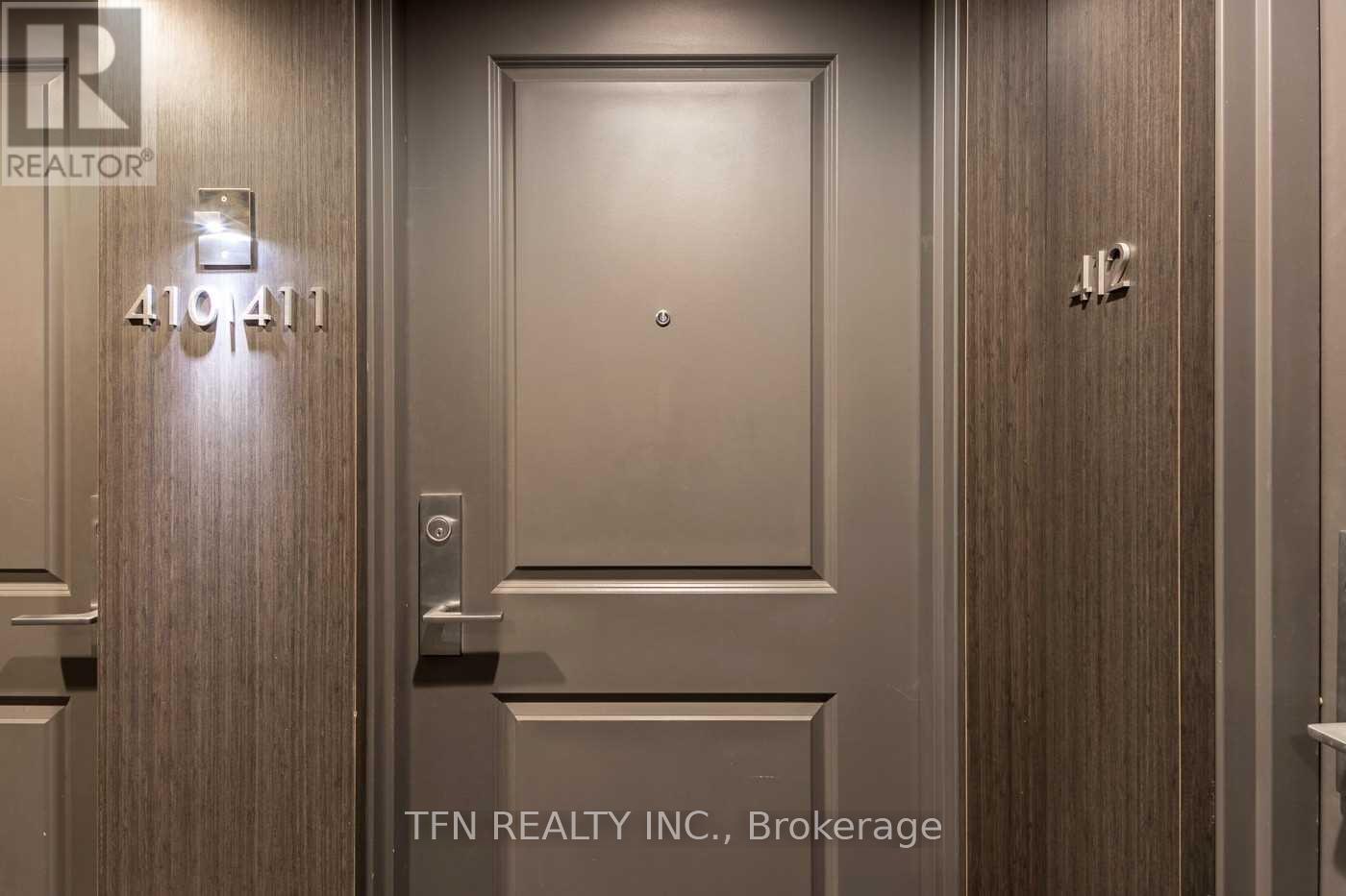 411 - 3563 Lake Shore Boulevard W, Toronto, ON - Indoor Photo Showing Other Room