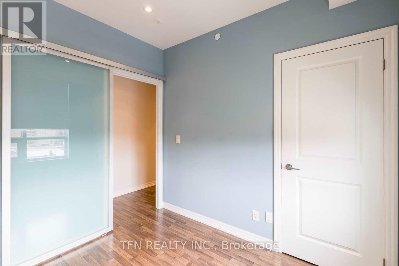 411 - 3563 Lake Shore Boulevard W, Toronto, ON - Indoor Photo Showing Other Room