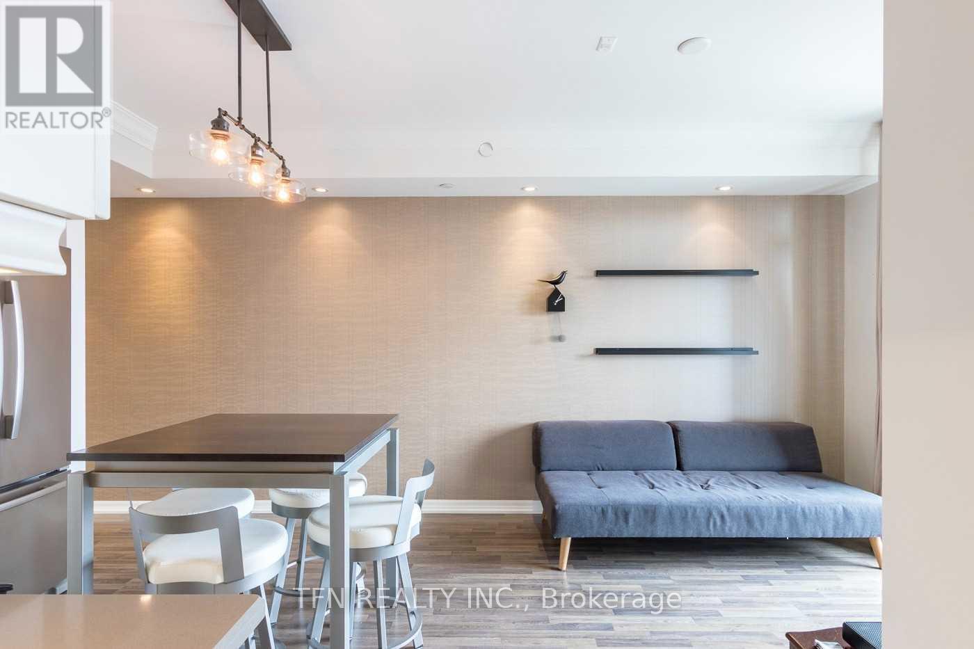 411 - 3563 Lake Shore Boulevard W, Toronto, ON - Indoor Photo Showing Other Room