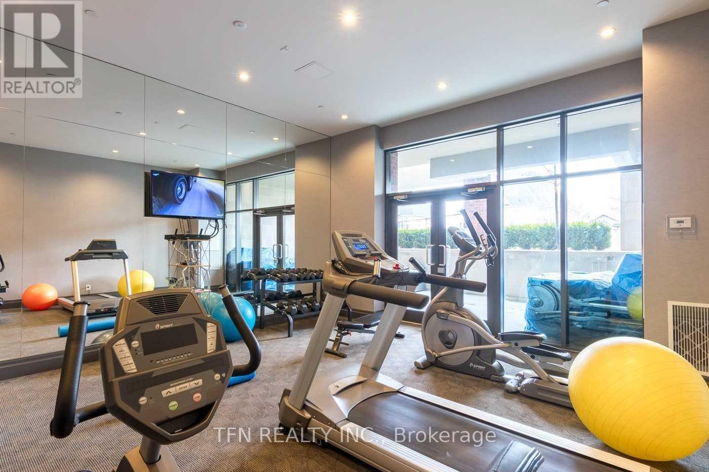 411 - 3563 Lake Shore Boulevard W, Toronto, ON - Indoor Photo Showing Gym Room