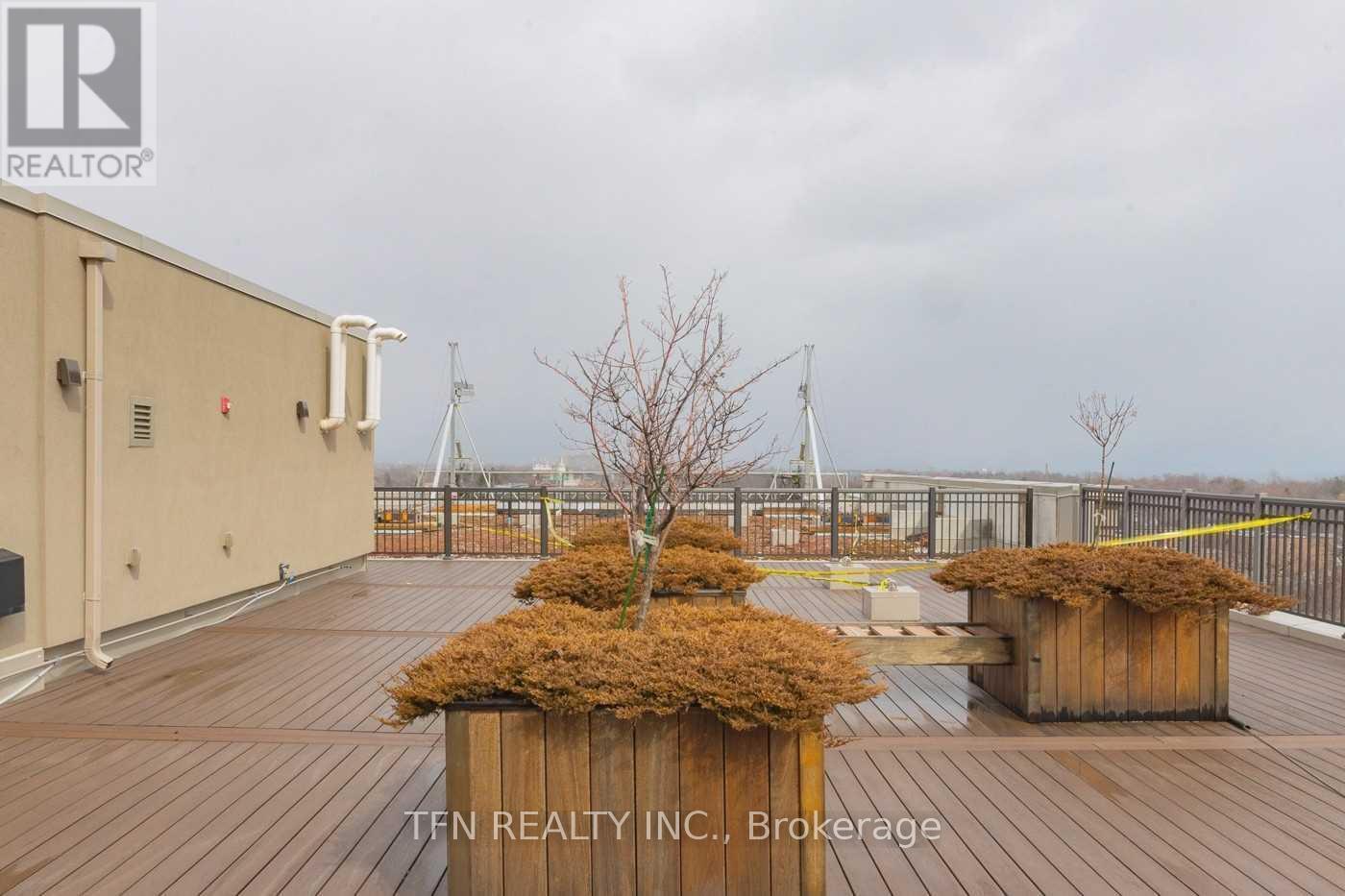 411 - 3563 Lake Shore Boulevard W, Toronto, ON - Outdoor