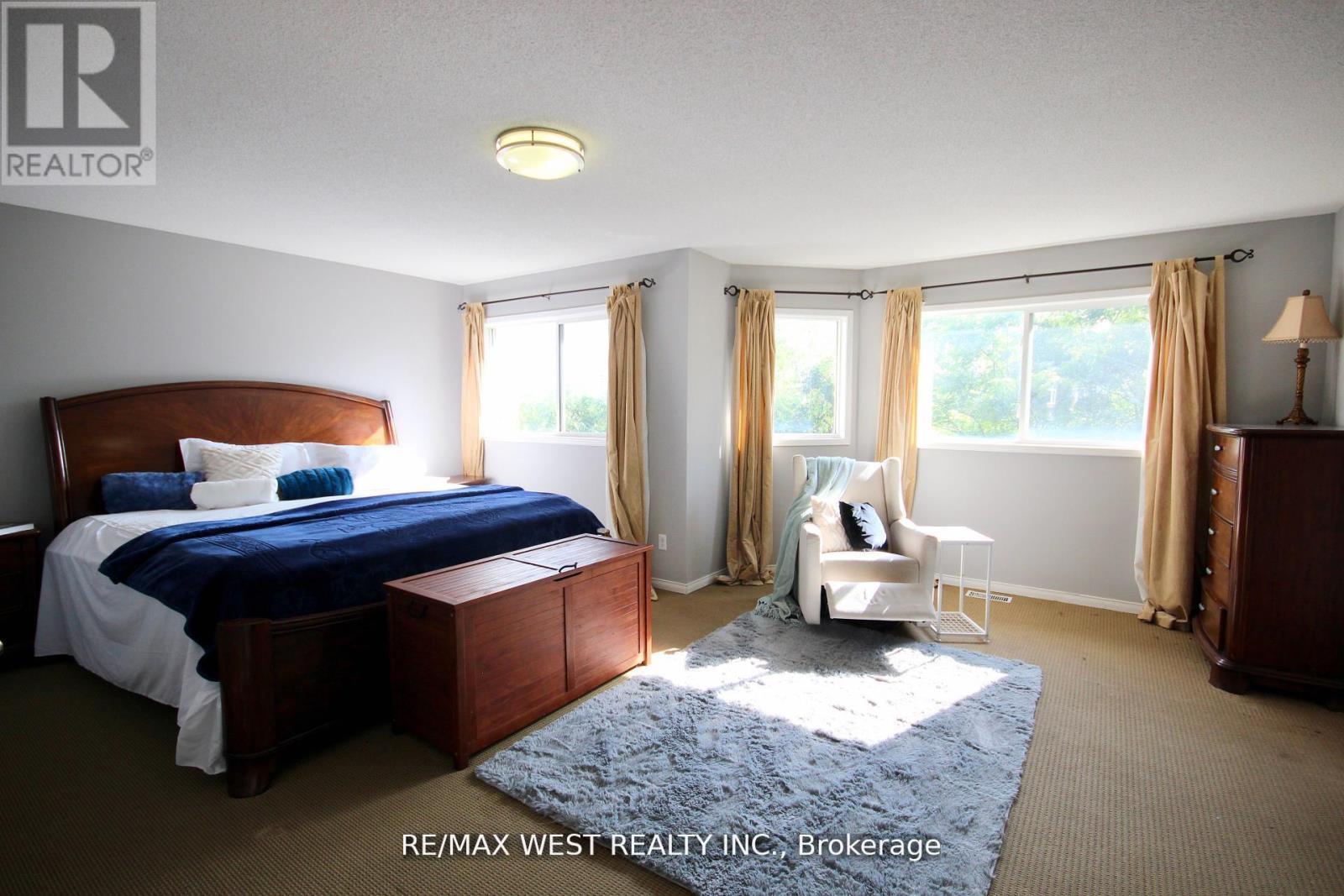 7374 Black Walnut Trail, Mississauga, ON - Indoor Photo Showing Bedroom