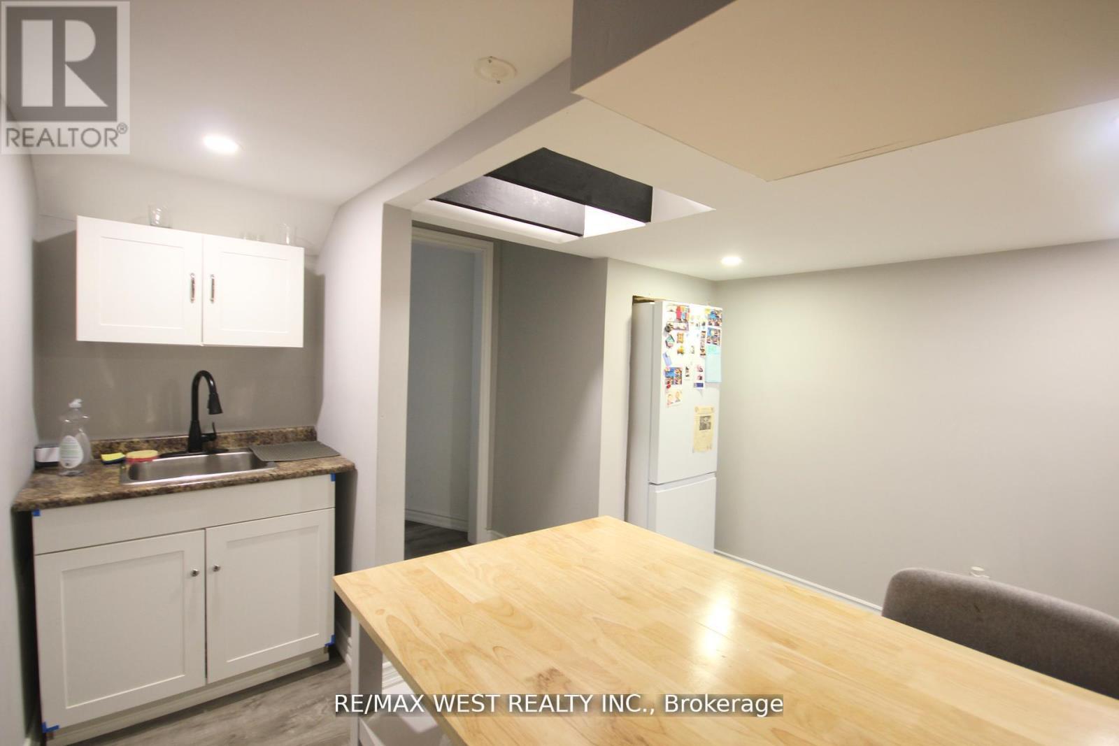 7374 Black Walnut Trail, Mississauga, ON - Indoor