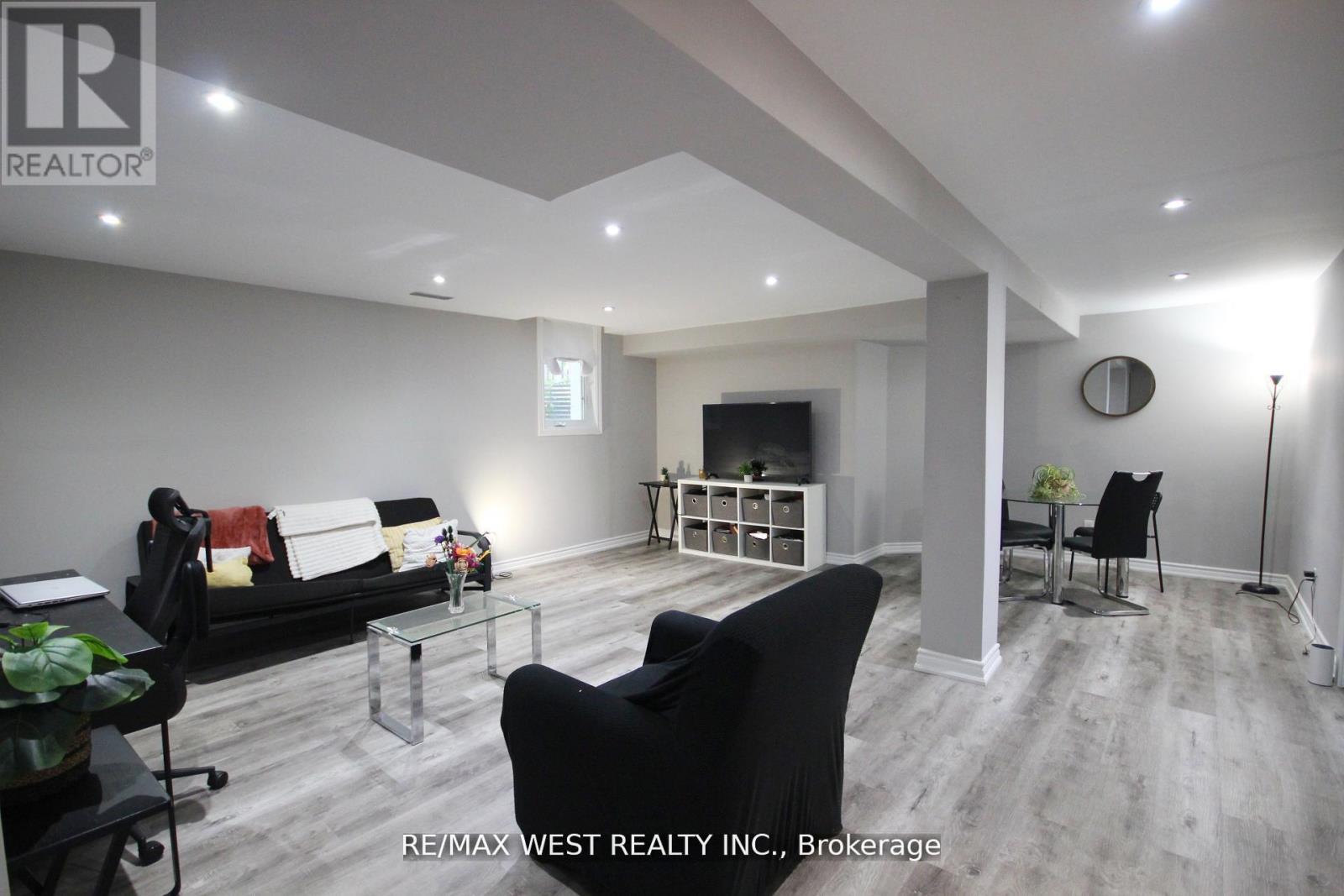 7374 Black Walnut Trail, Mississauga, ON - Indoor