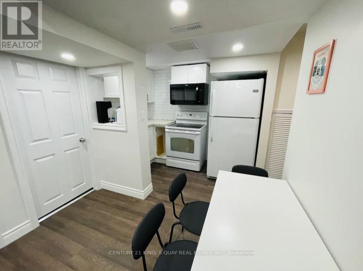 Bsmt - 117 Northolt Crescent, Markham, ON - Indoor Photo Showing Kitchen