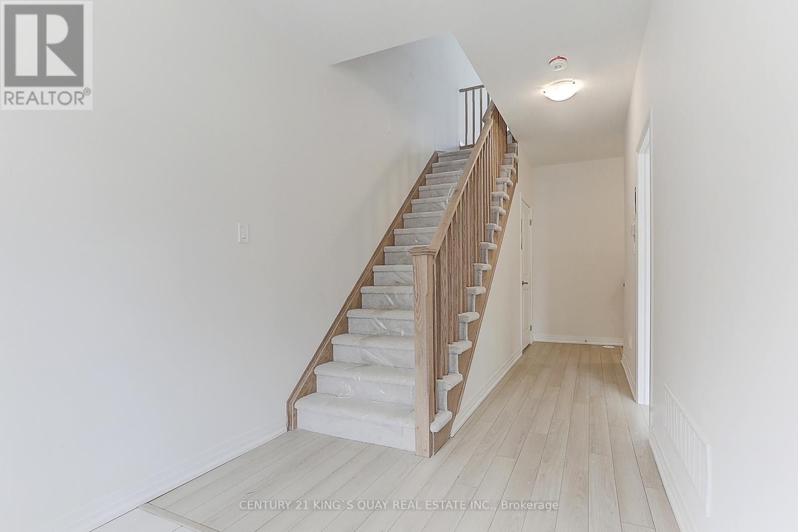 27 Floyd Ford Way, Markham, ON - Indoor Photo Showing Other Room