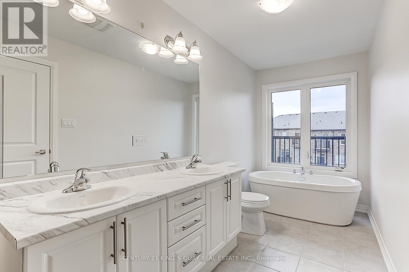 27 Floyd Ford Way, Markham, ON - Indoor Photo Showing Bathroom