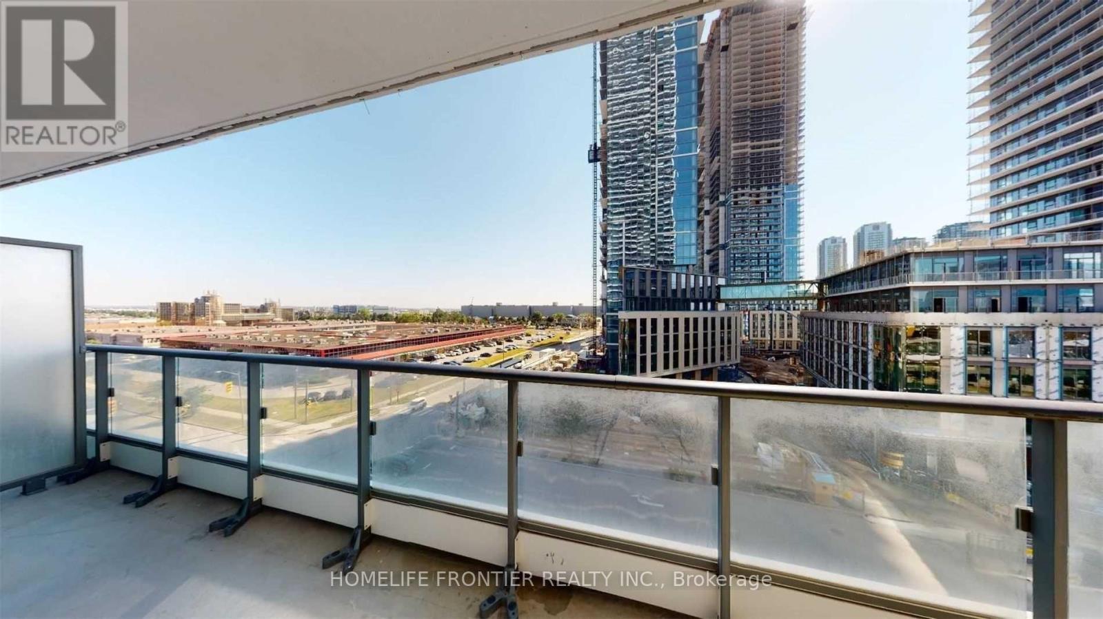 2805 - 950 Portage Parkway, Vaughan, ON - Outdoor