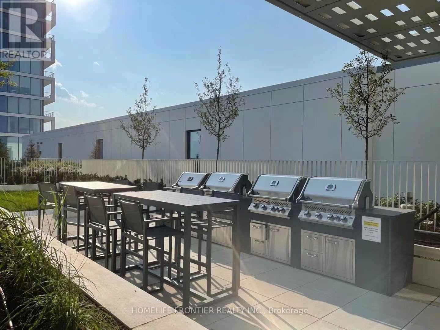 2805 - 950 Portage Parkway, Vaughan, ON - Outdoor