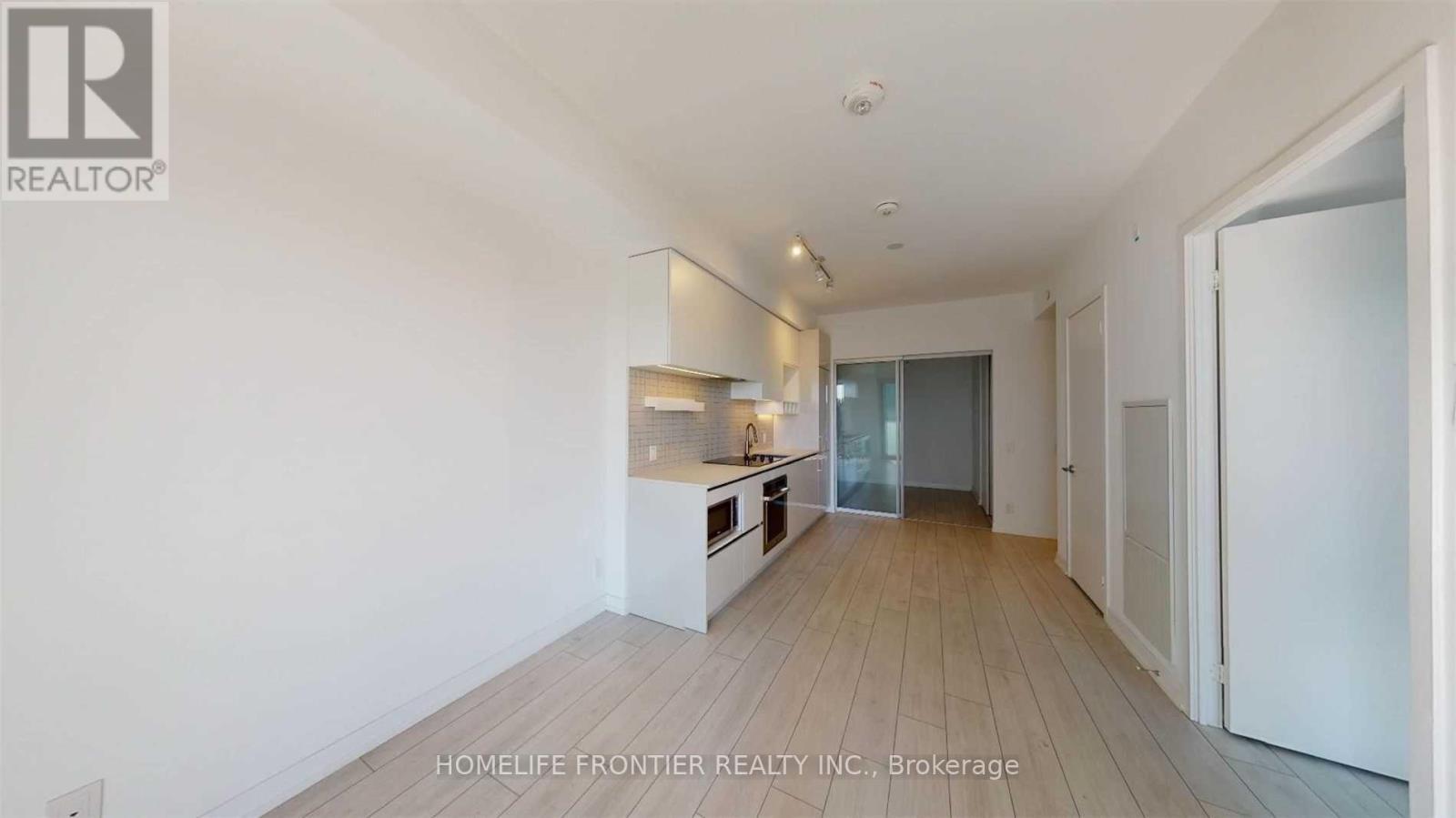 2805 - 950 Portage Parkway, Vaughan, ON - Indoor