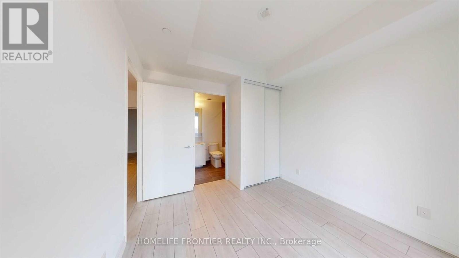 2805 - 950 Portage Parkway, Vaughan, ON - Indoor Photo Showing Other Room