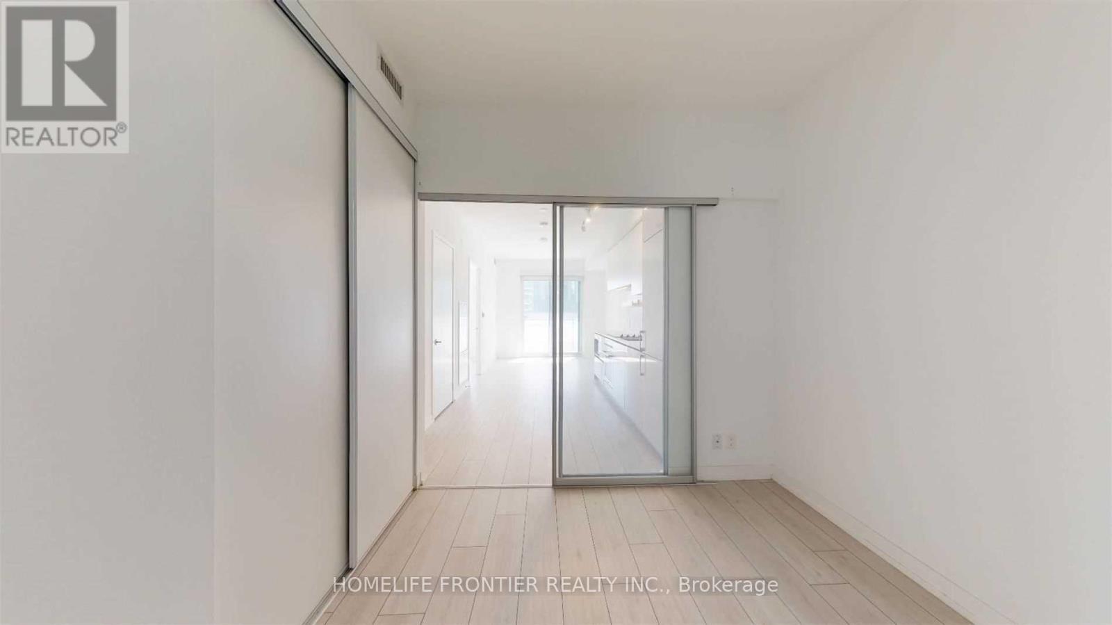 2805 - 950 Portage Parkway, Vaughan, ON - Indoor Photo Showing Other Room