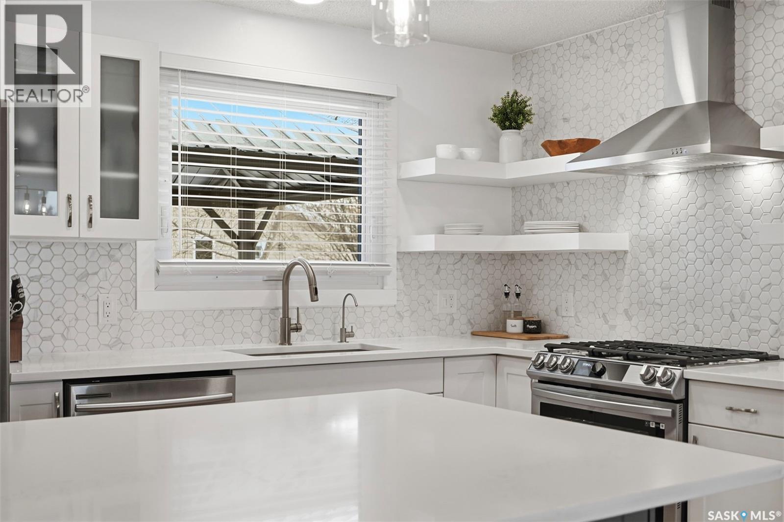 4 Barnes Crescent, Humboldt, SK - Indoor Photo Showing Kitchen With Upgraded Kitchen