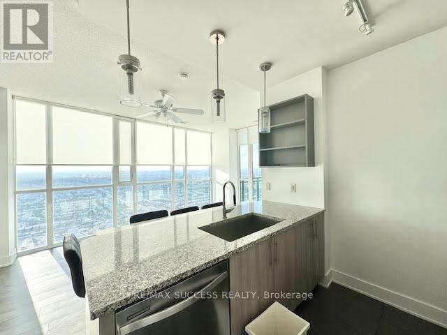 Lph6 - 4099 Brickstone Mews, Mississauga, ON - Indoor Photo Showing Kitchen With Upgraded Kitchen