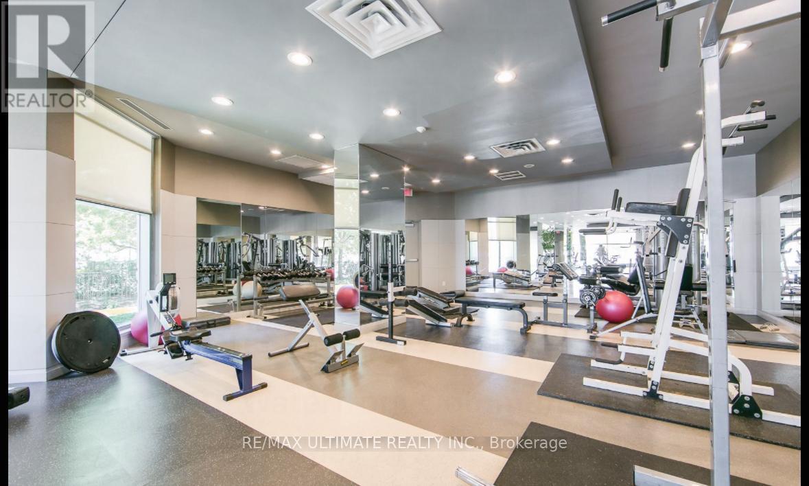 720 - 230 Queens Quay W, Toronto, ON - Indoor Photo Showing Gym Room