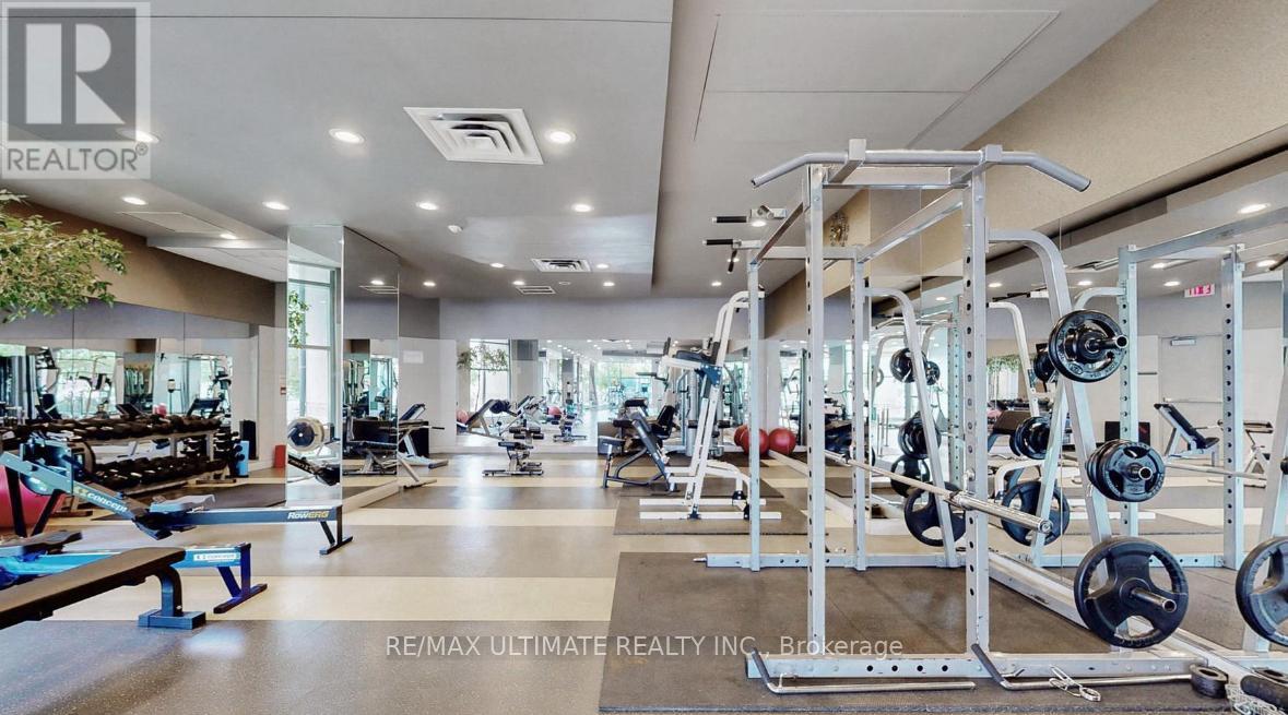 720 - 230 Queens Quay W, Toronto, ON - Indoor Photo Showing Gym Room