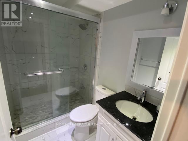 12 Lone Rock Circle, Brampton, ON - Indoor Photo Showing Bathroom