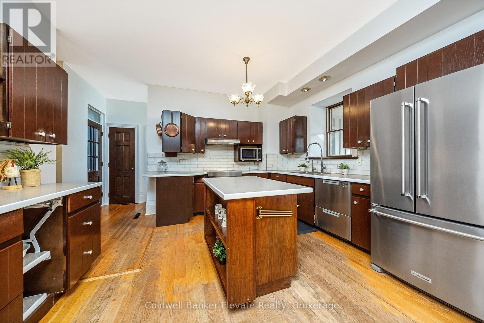 5006 6Th Line, Guelph/Eramosa, ON - Indoor Photo Showing Kitchen With Stainless Steel Kitchen With Upgraded Kitchen