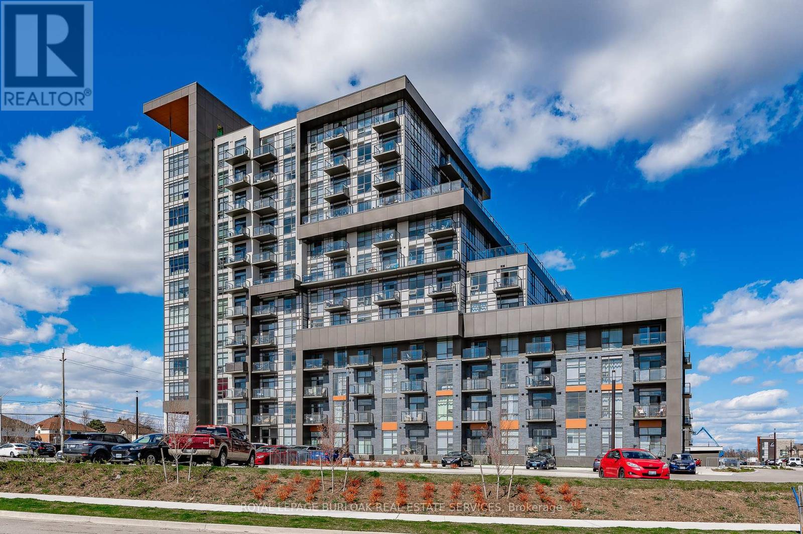 121 - 450 Dundas Street E, Hamilton, ON - Outdoor With Balcony With Facade
