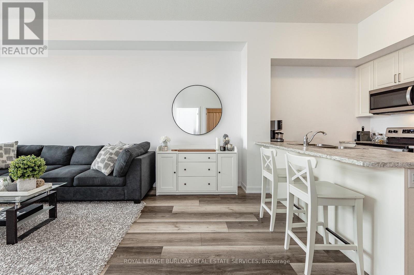 121 - 450 Dundas Street E, Hamilton, ON - Indoor