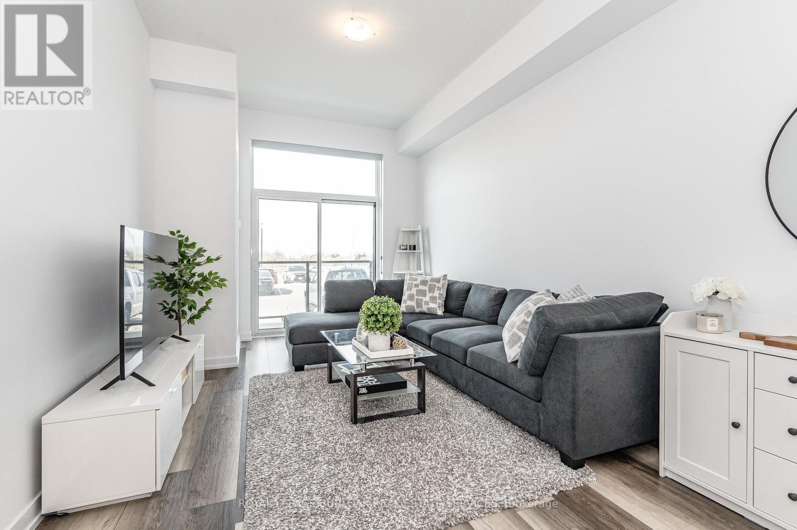 121 - 450 Dundas Street E, Hamilton, ON - Indoor Photo Showing Other Room