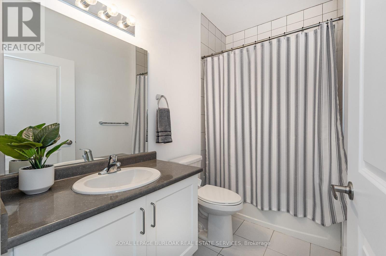 121 - 450 Dundas Street E, Hamilton, ON - Indoor Photo Showing Bathroom