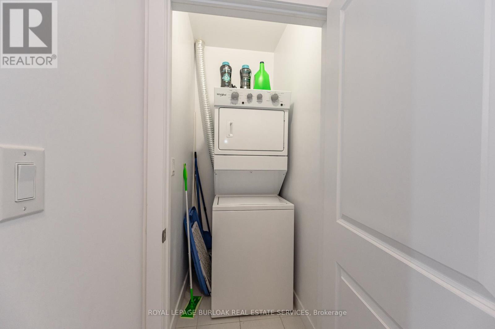 121 - 450 Dundas Street E, Hamilton, ON - Indoor Photo Showing Laundry Room