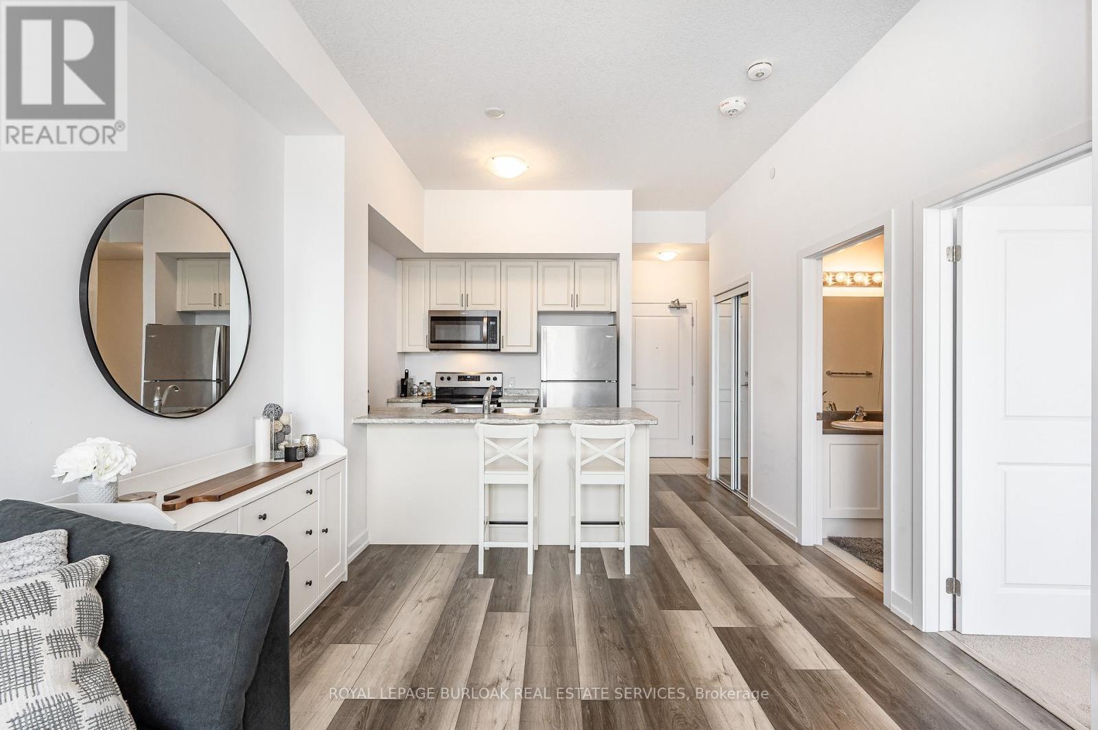 121 - 450 Dundas Street E, Hamilton, ON - Indoor Photo Showing Kitchen