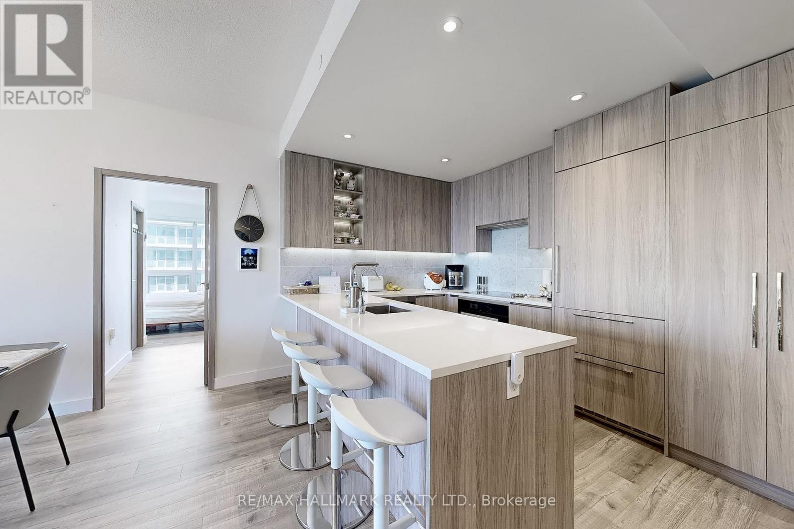3103 - 95 Mcmahon Drive, Toronto, ON - Indoor Photo Showing Kitchen
