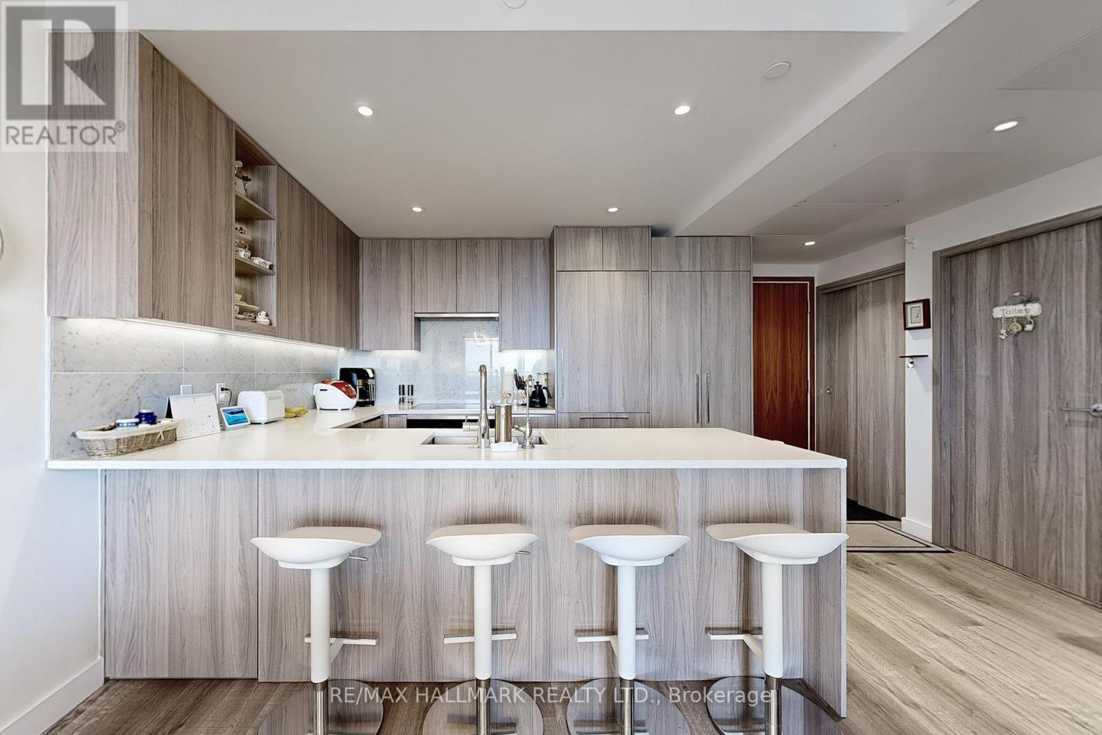 3103 - 95 Mcmahon Drive, Toronto, ON - Indoor Photo Showing Kitchen