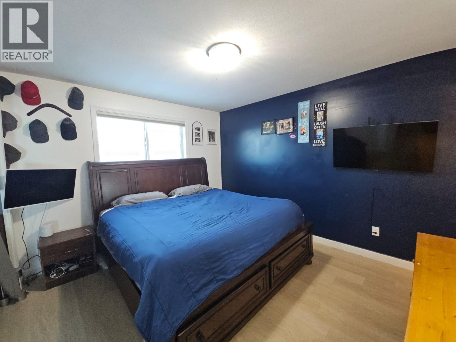 5200 41 Street Ne, Chetwynd, BC - Indoor Photo Showing Bedroom