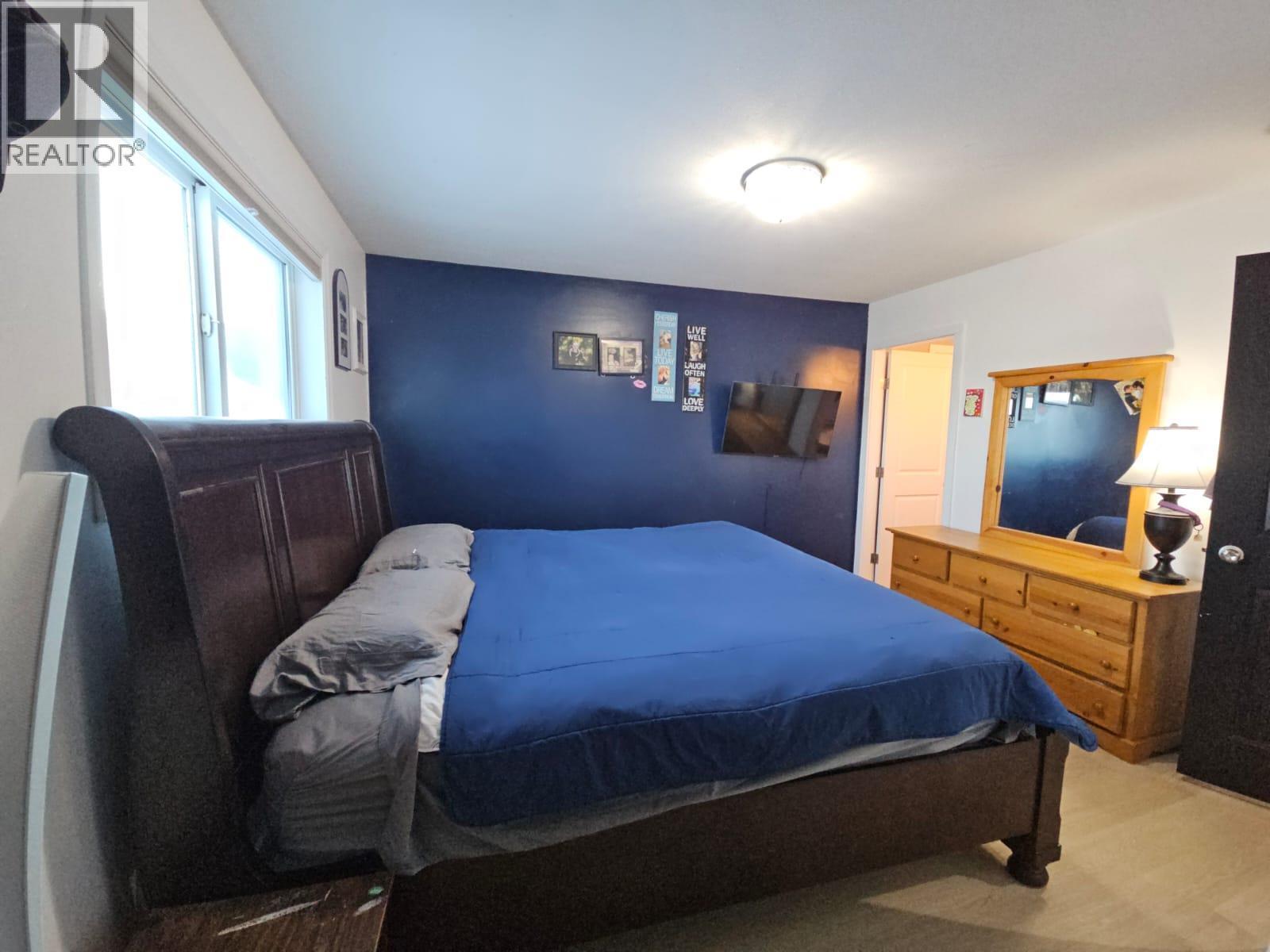 5200 41 Street Ne, Chetwynd, BC - Indoor Photo Showing Bedroom