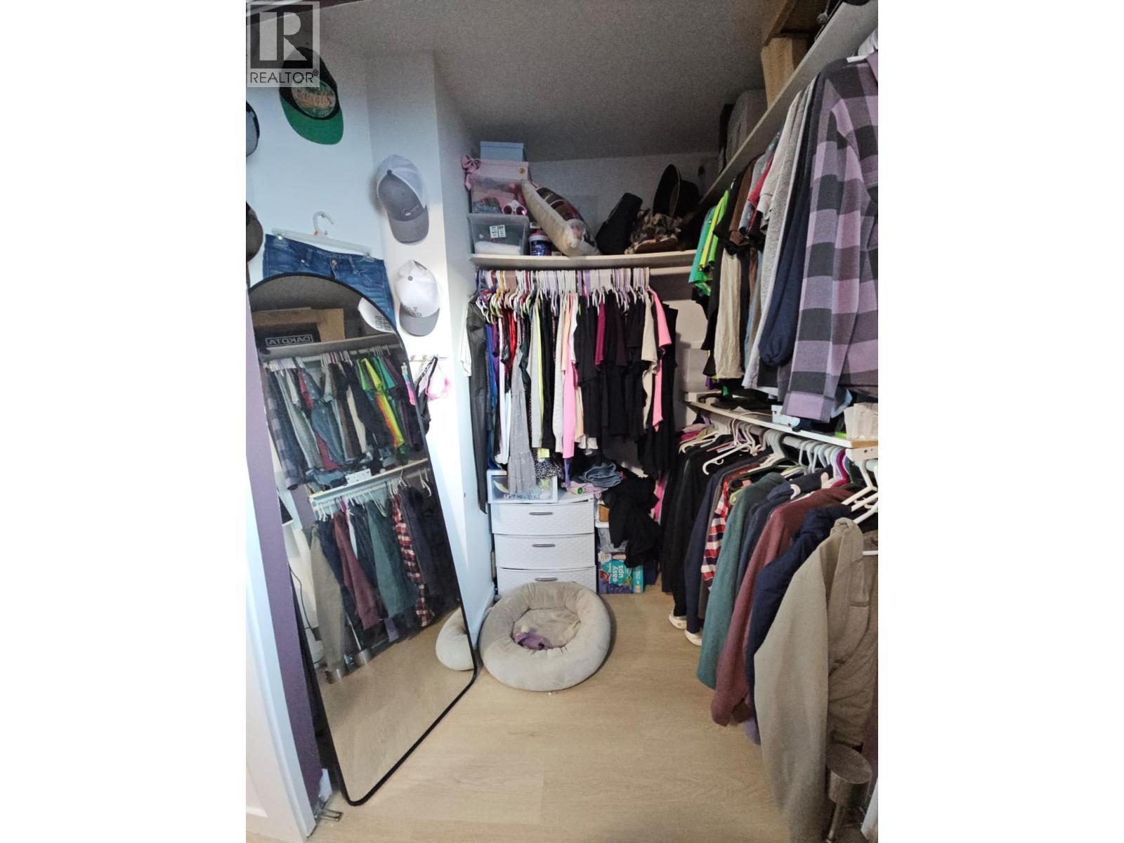 5200 41 Street Ne, Chetwynd, BC - Indoor With Storage