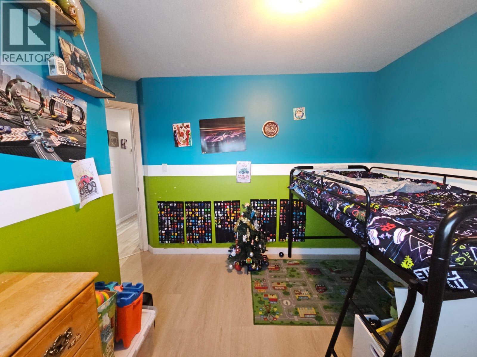 5200 41 Street Ne, Chetwynd, BC - Indoor Photo Showing Bedroom