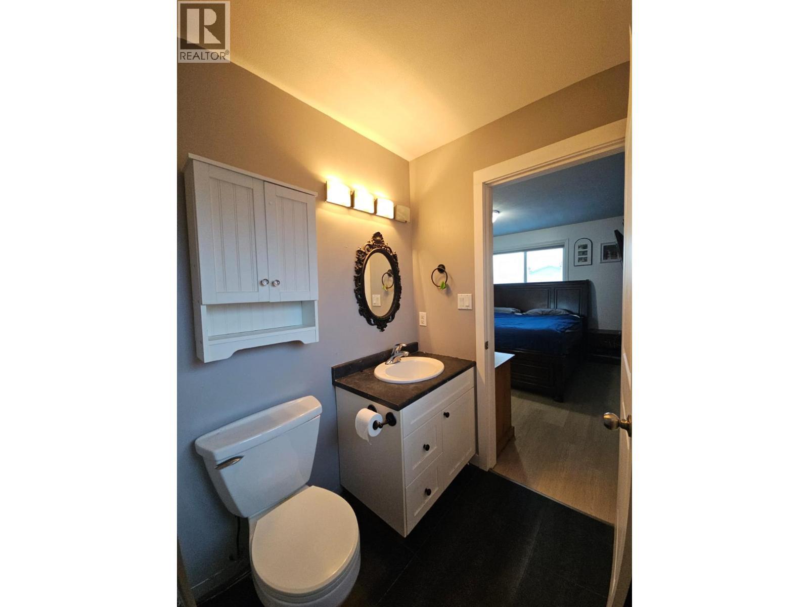 5200 41 Street Ne, Chetwynd, BC - Indoor Photo Showing Bathroom