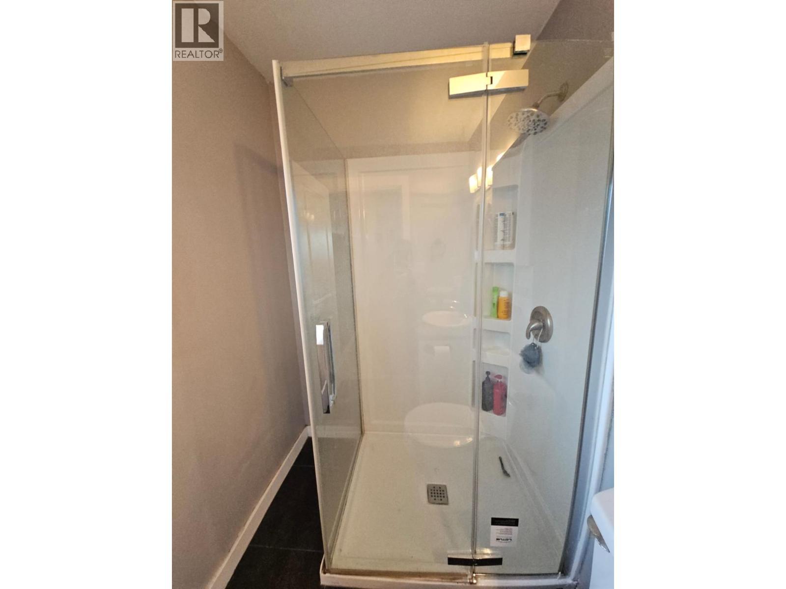 5200 41 Street Ne, Chetwynd, BC - Indoor Photo Showing Bathroom