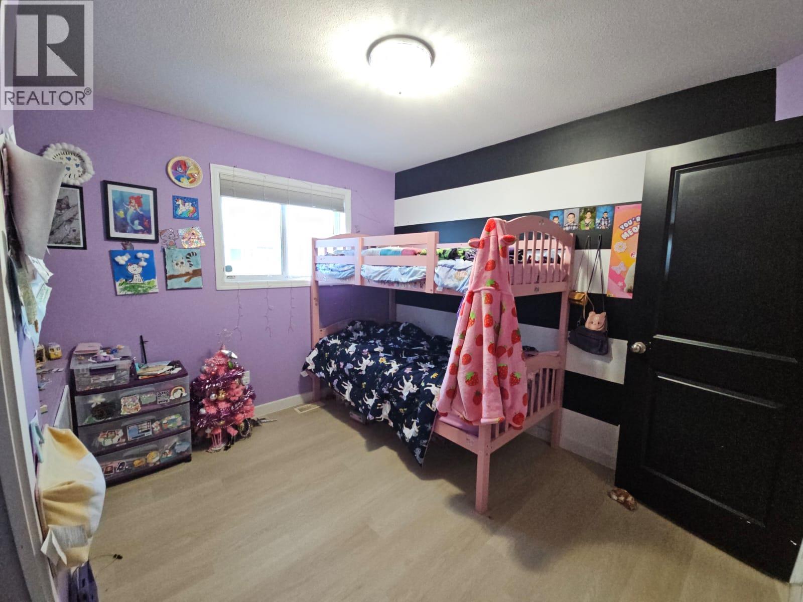 5200 41 Street Ne, Chetwynd, BC - Indoor Photo Showing Bedroom