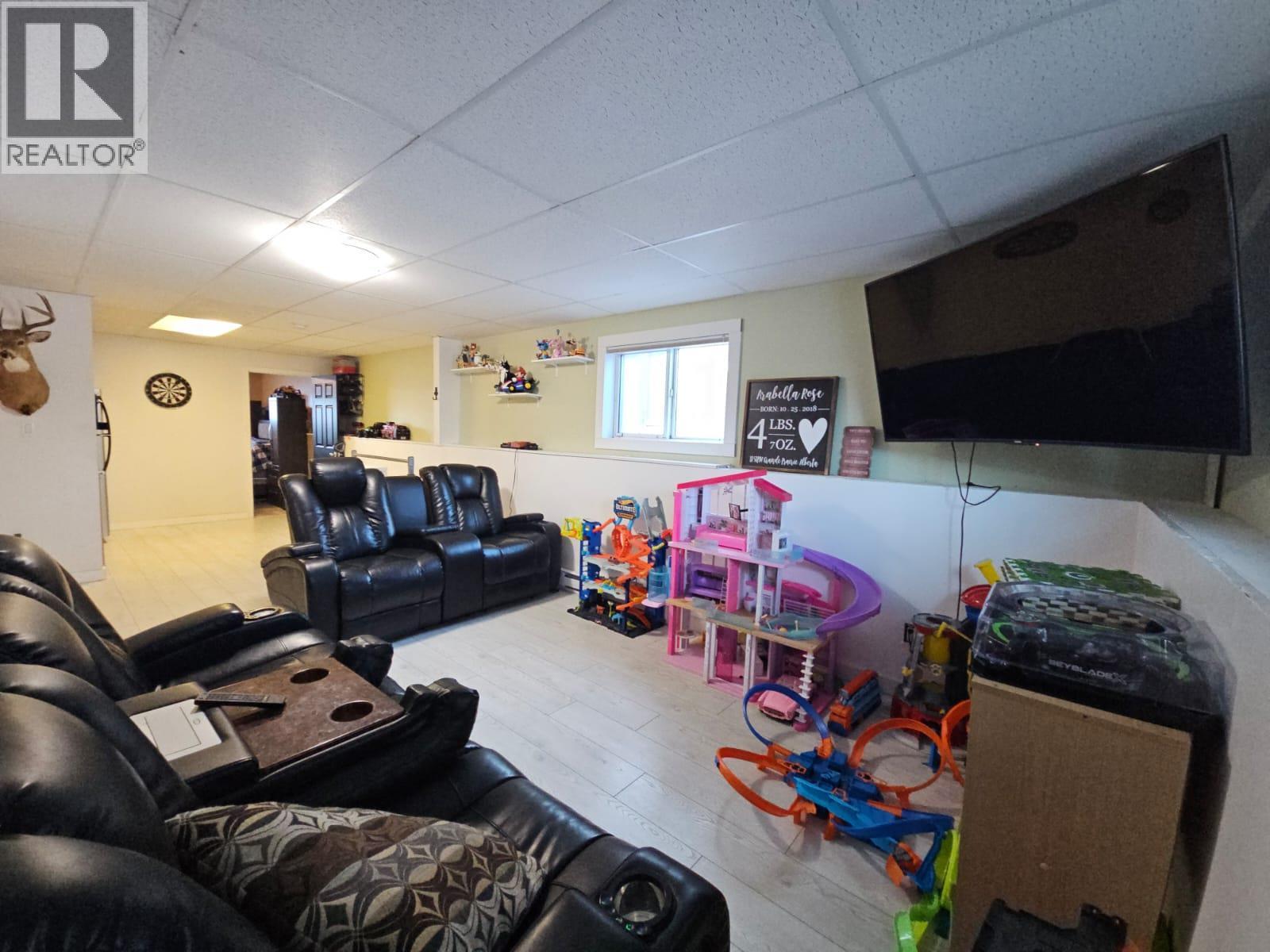 5200 41 Street Ne, Chetwynd, BC - Indoor Photo Showing Basement