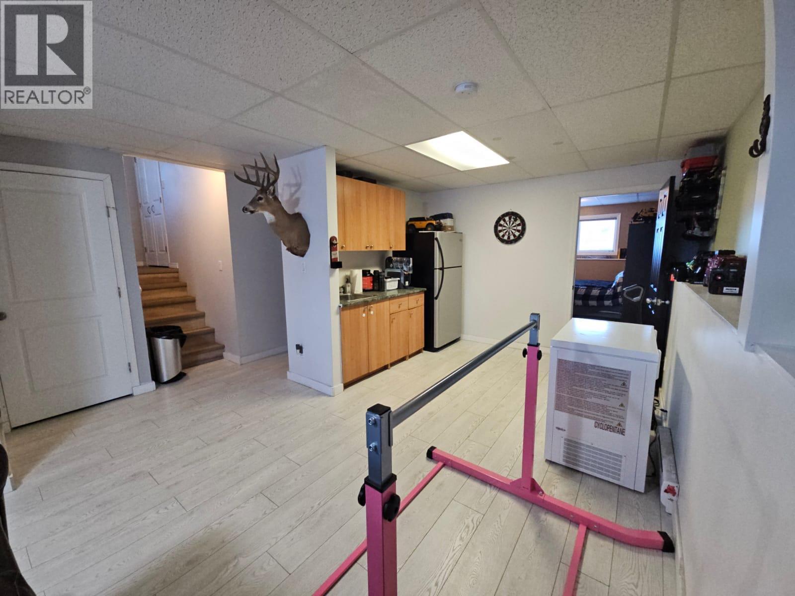 5200 41 Street Ne, Chetwynd, BC - Indoor