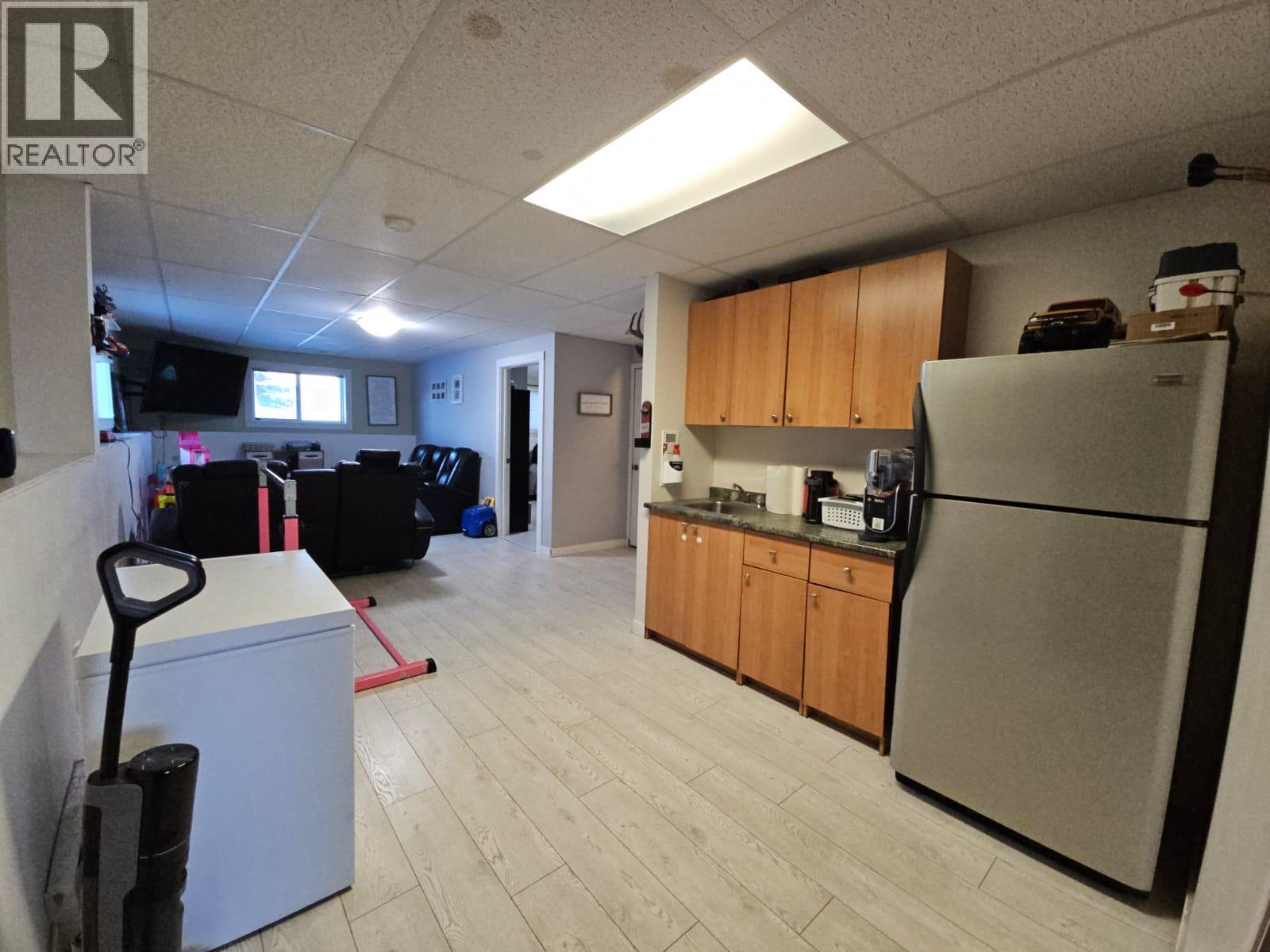 5200 41 Street Ne, Chetwynd, BC - Indoor