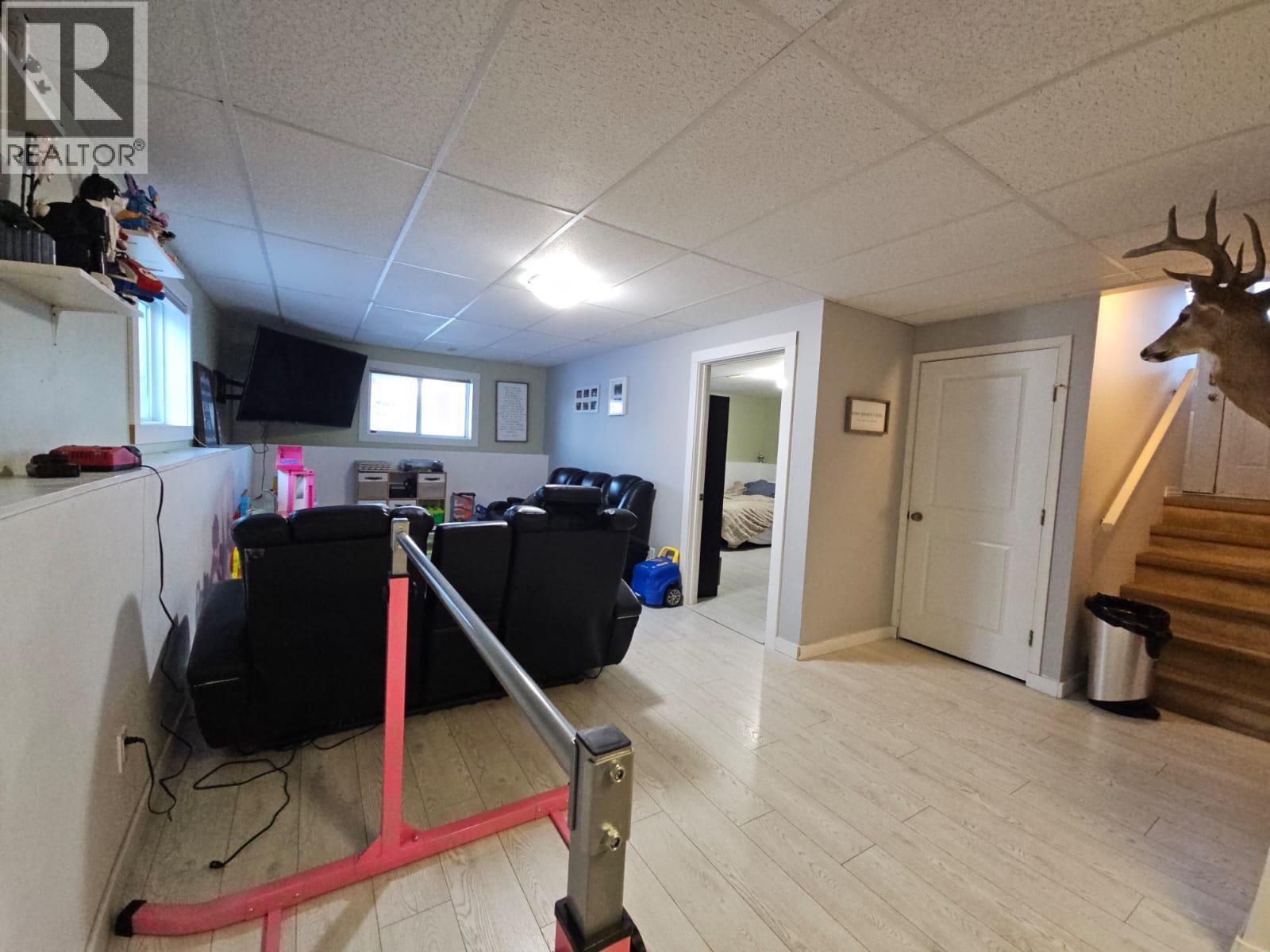 5200 41 Street Ne, Chetwynd, BC - Indoor