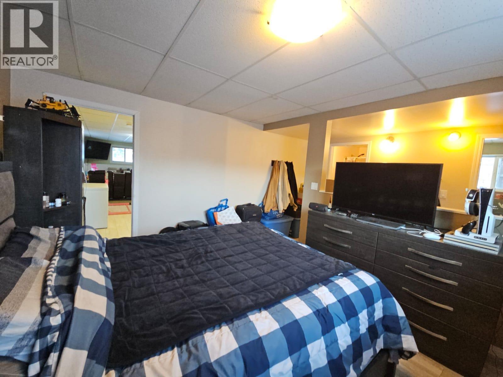 5200 41 Street Ne, Chetwynd, BC - Indoor Photo Showing Bedroom