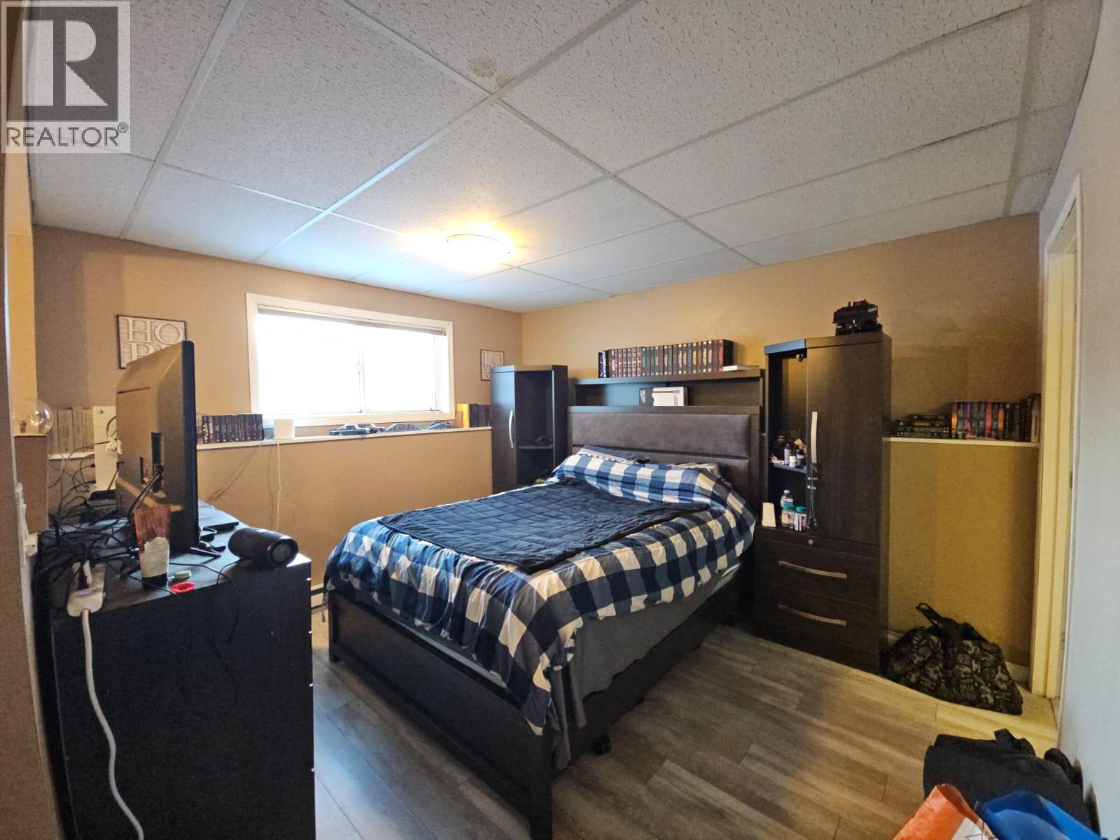 5200 41 Street Ne, Chetwynd, BC - Indoor Photo Showing Bedroom