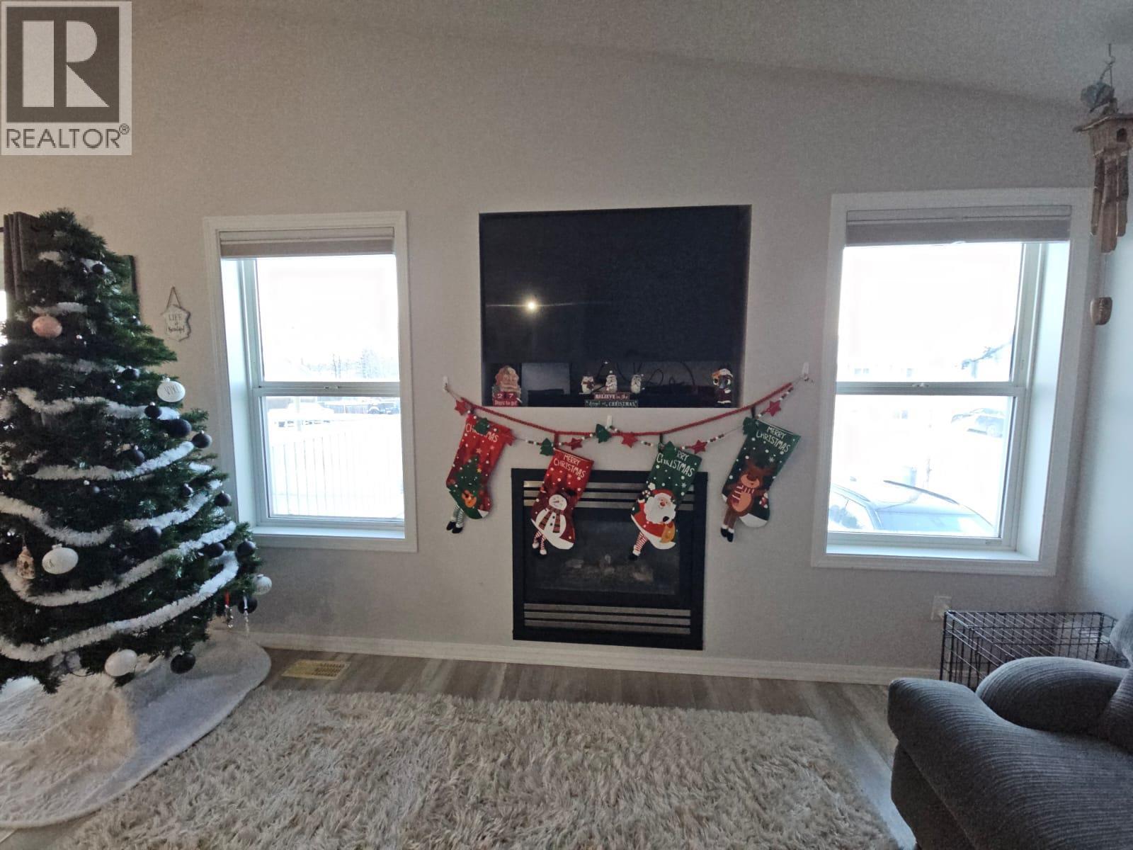 5200 41 Street Ne, Chetwynd, BC - Indoor