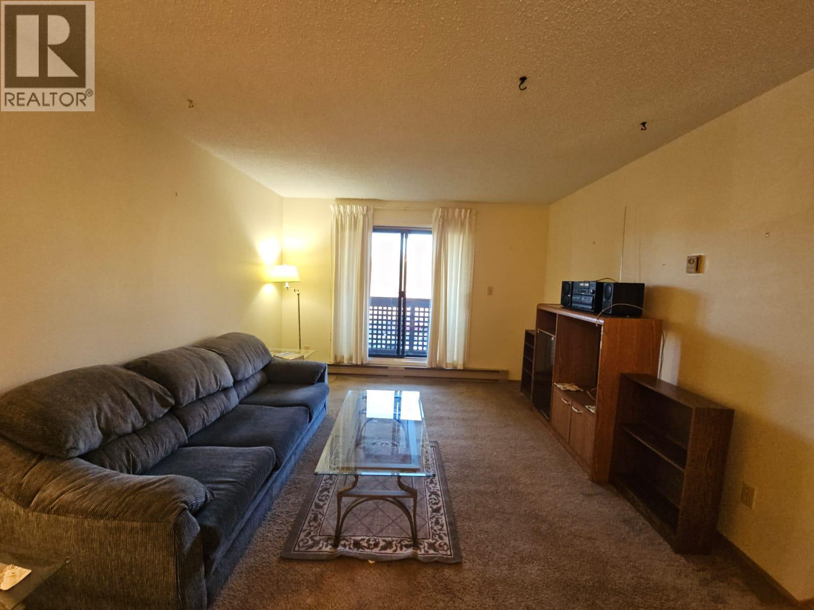 307-195 Chamberlain Crescent, Tumbler Ridge, BC - Indoor Photo Showing Living Room