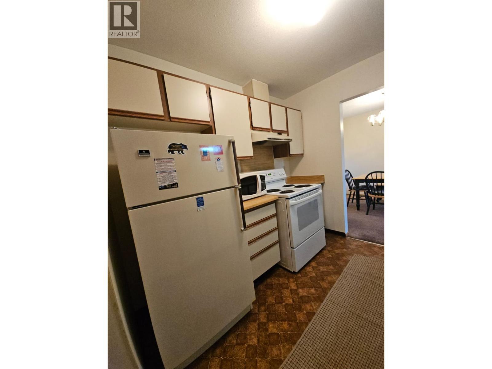 307-195 Chamberlain Crescent, Tumbler Ridge, BC - Indoor Photo Showing Kitchen