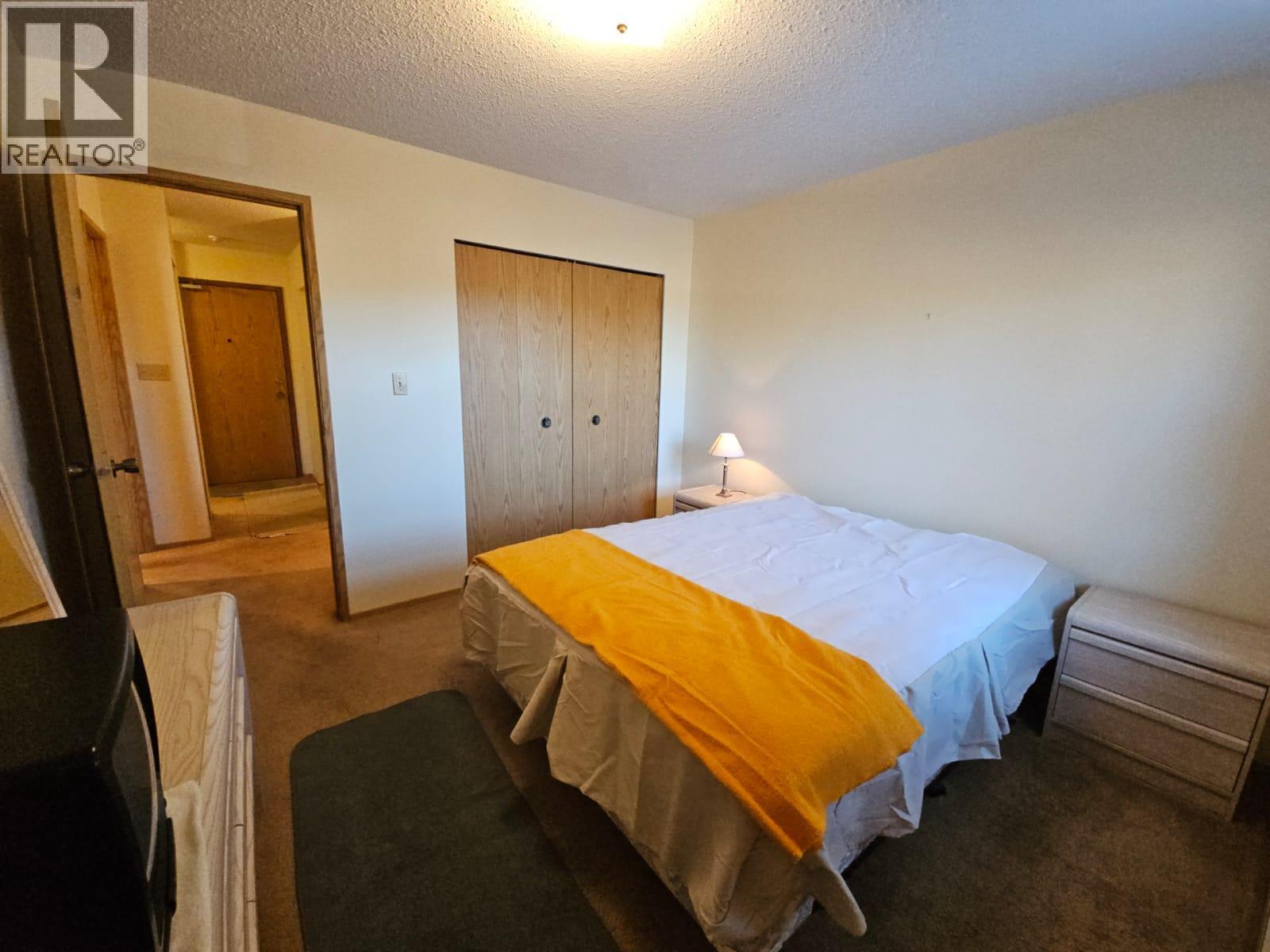 307-195 Chamberlain Crescent, Tumbler Ridge, BC - Indoor Photo Showing Bedroom