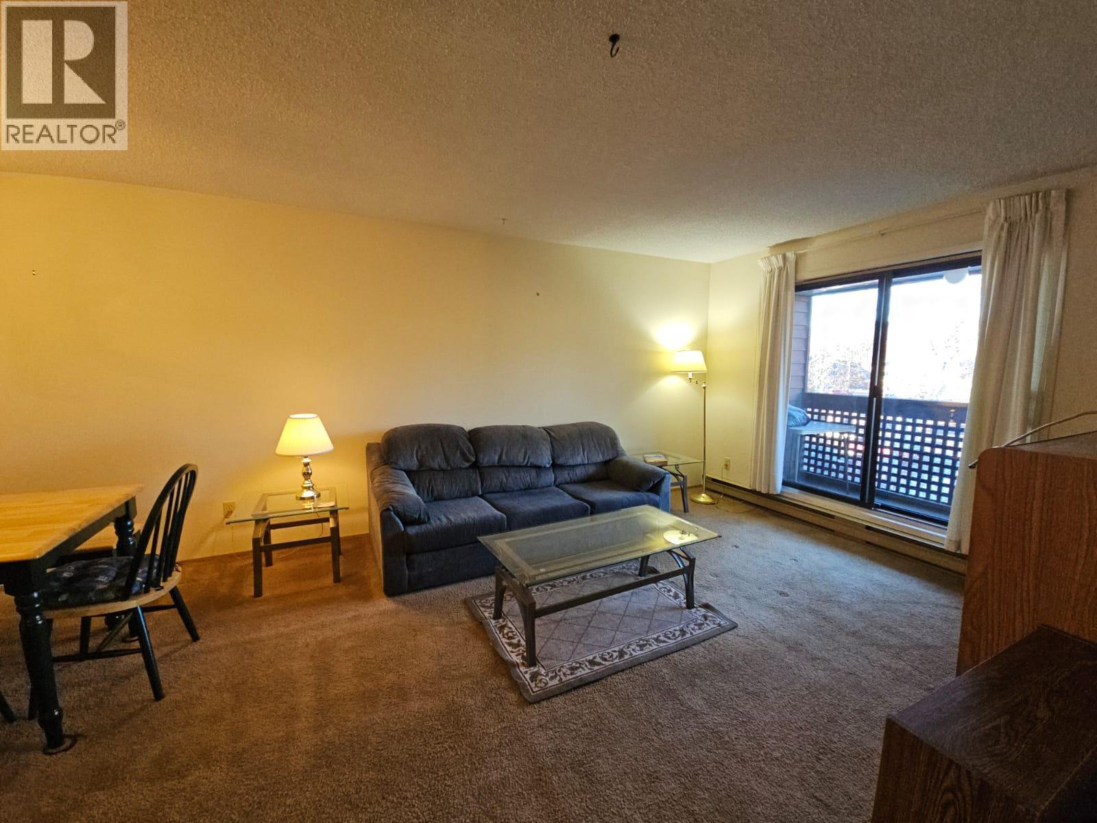 307-195 Chamberlain Crescent, Tumbler Ridge, BC - Indoor Photo Showing Living Room